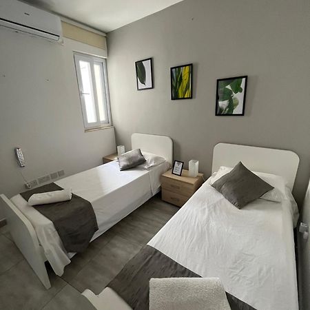 F3 Room 2, Private Room Two Single Beds Shared Bathroom Мсида Экстерьер фото