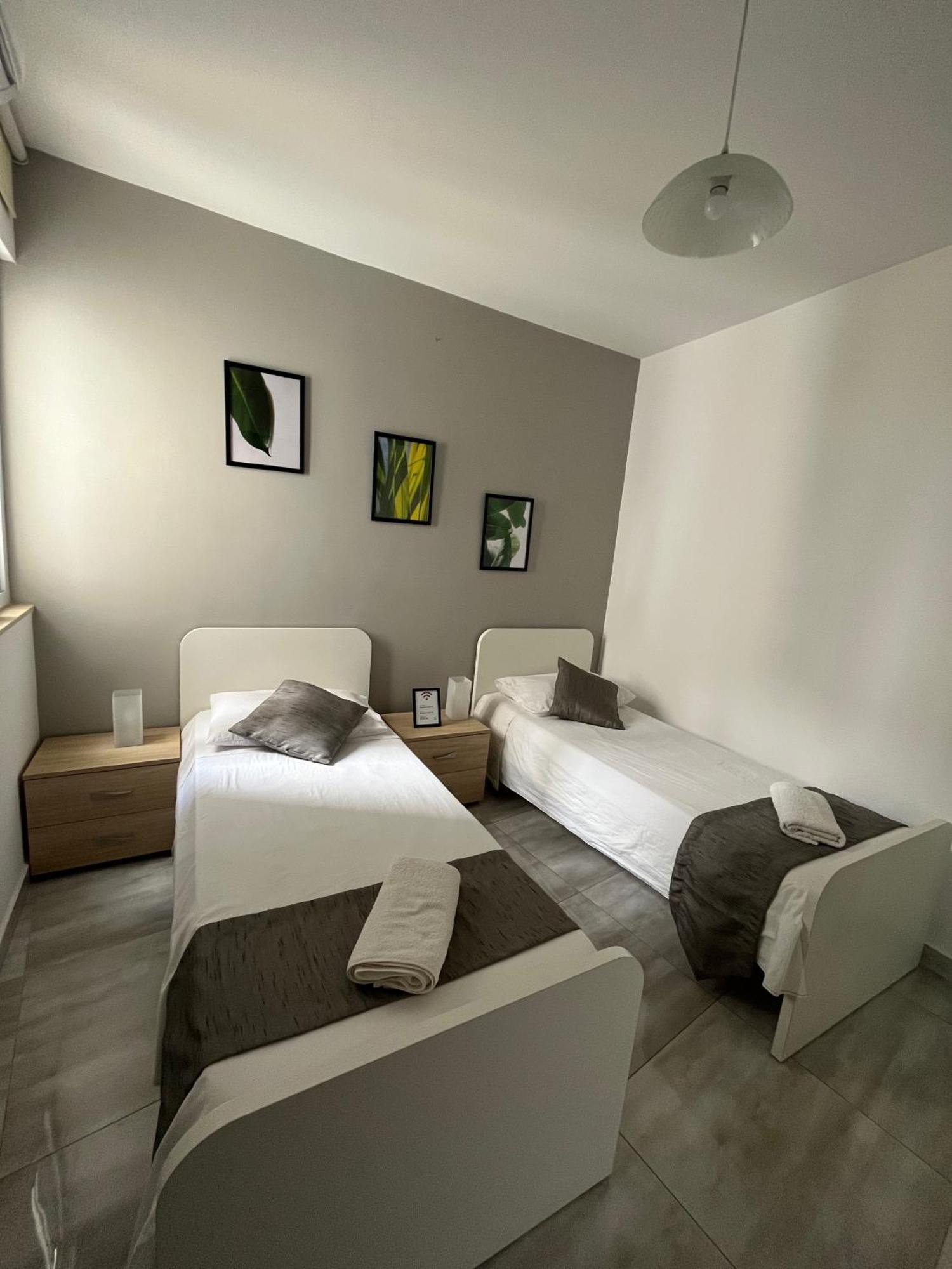 F3 Room 2, Private Room Two Single Beds Shared Bathroom Мсида Экстерьер фото